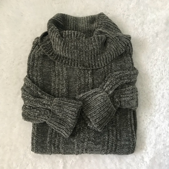 Last!✨ Oversized Chenille Turtleneck Olive Sweater - Picture 2 of 7